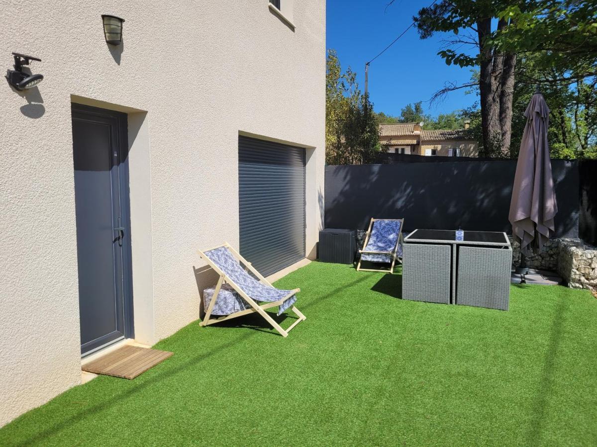 Appartement Tout Equipe En Rez-De-Jardin Entre Gard Et Ardeche Saint-Julien-de-Peyrolas Exterior photo